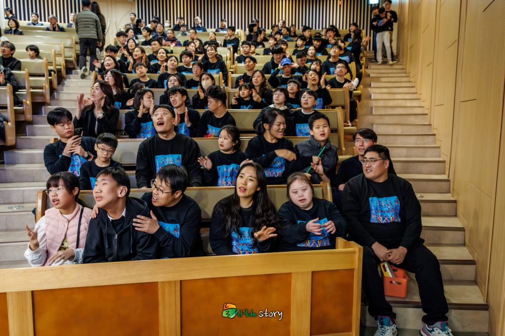 KPH_0834-향상됨-노이즈 감소.jpg